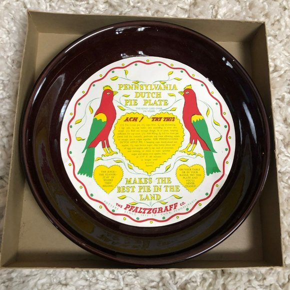 Pennsylvania Dutch Pie Plate Pfaltzgraff Pottery 9" NOS Original Box - Picture 2 of 6